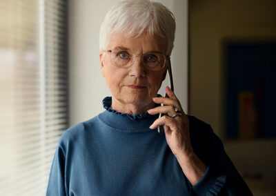 &AElig;ldre Sagen: &AElig;ldretelefonen &ndash; N&aring;r livet sl&aring;r knuder